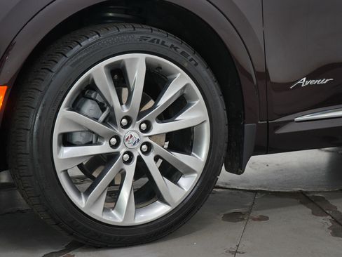 Used 2022 Buick Envision Avenir w/ Technology Package II image 28