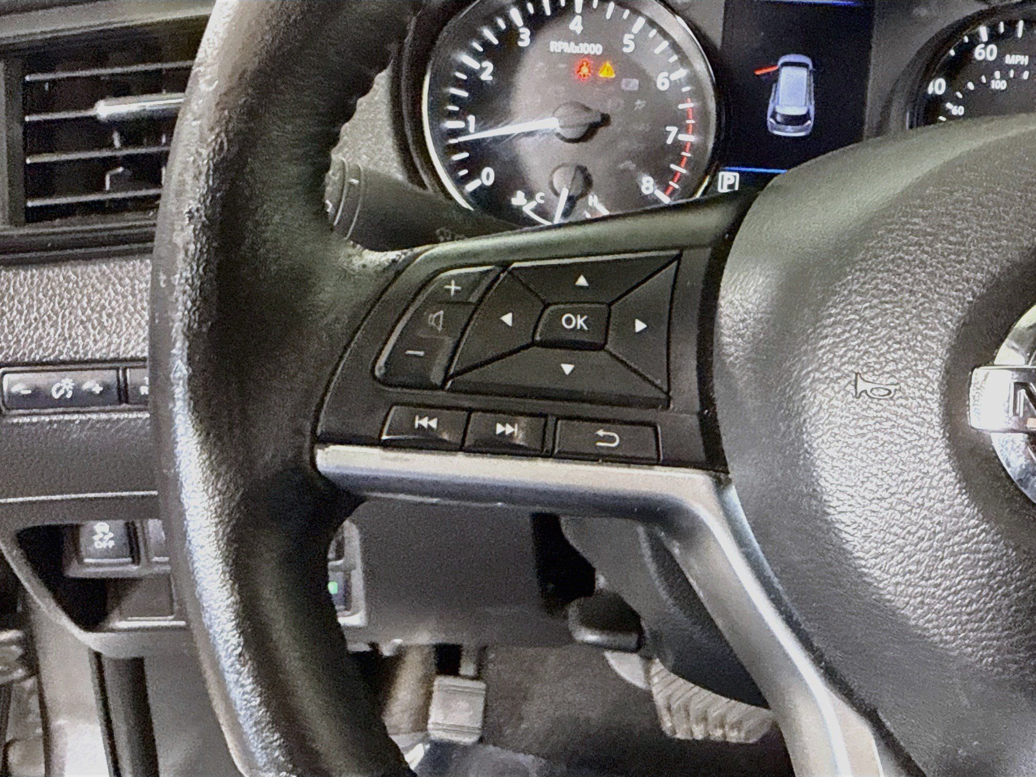 Used 2020 Nissan Rogue SV AWD/4WD image 14