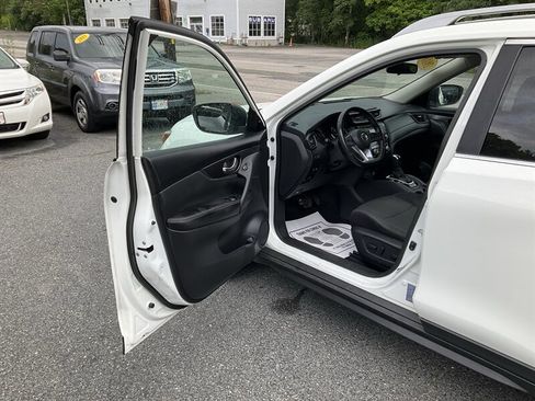 Used 2018 Nissan Rogue SV AWD/4WD image 20