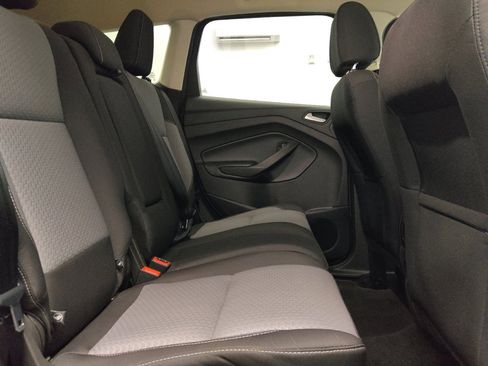 Used 2017 Ford Escape SE w/ Equipment Group 201A AWD/4WD image 19