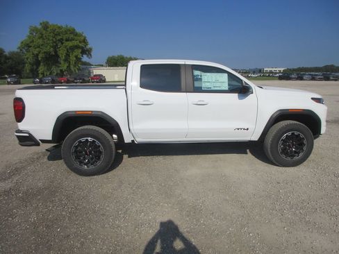 New 2026 GMC Canyon AT4 AWD/4WD image 3