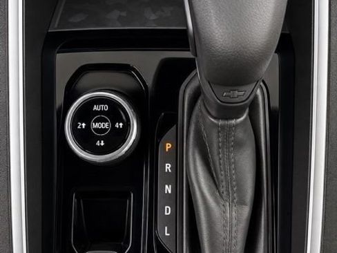 Used 2024 Chevrolet Colorado Trail Boss w/ LPO, Dark Essentials Package AWD/4WD image 33