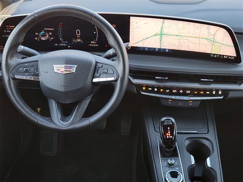 Used 2025 Cadillac XT4 Premium Luxury image 28