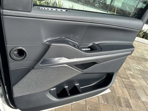 New 2025 Lincoln Navigator Reserve w/ Jet Appearance Package image 16