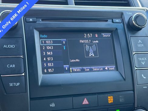 Used 2017 Toyota Camry SE image 17