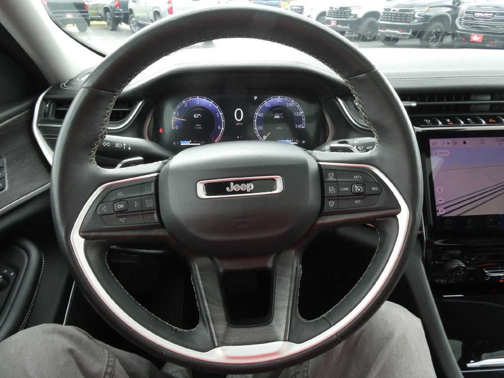 Used 2021 Jeep Grand Cherokee L Limited AWD/4WD image 33