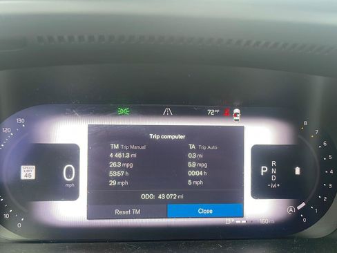 Used 2024 Volvo XC40 B5 Core AWD/4WD image 10