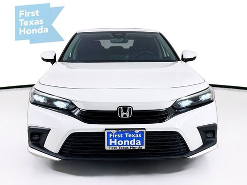 Used 2024 Honda Civic Touring image 2