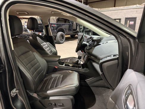 Used 2017 Ford Escape Titanium w/ Equipment Group 301A FWD image 26