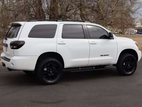 Used 2019 Toyota Sequoia TRD Sport w/ TRD Sport Premium Package image 4