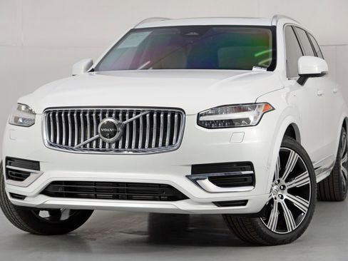 Used 2024 Volvo XC90 T8 Ultimate w/ Protection Package Premier image 3