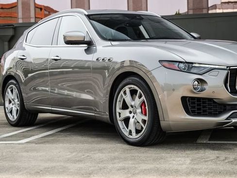 Used 2017 Maserati Levante S AWD/4WD image 57