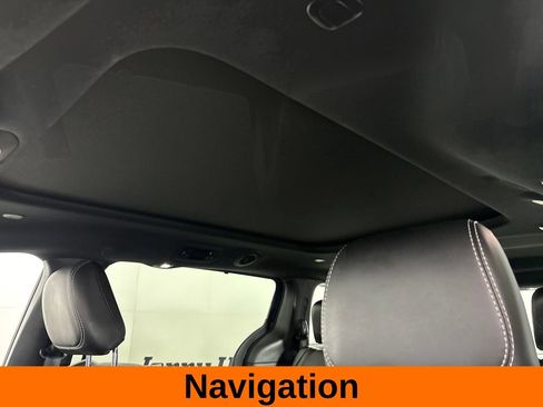 Used 2025 Chrysler Pacifica Limited FWD image 14