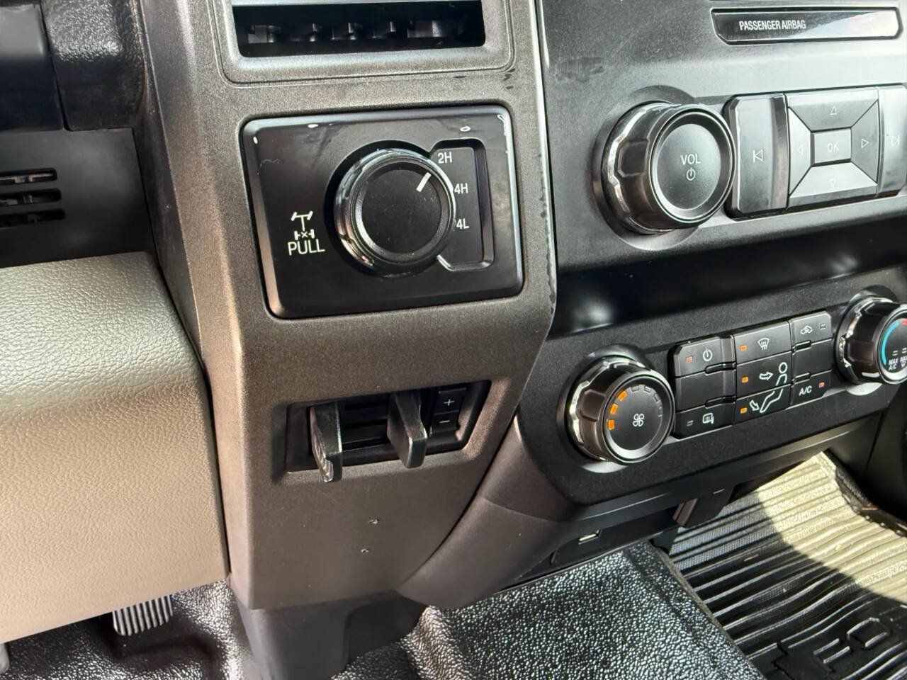 Used 2019 Ford F250 XL w/ Power Equipment Group AWD/4WD image 14