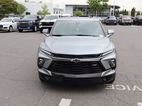 Used 2024 Chevrolet Blazer RS w/ Driver Confidence II Package FWD image 3