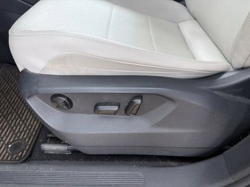Used 2019 Volkswagen Tiguan SE FWD image 11