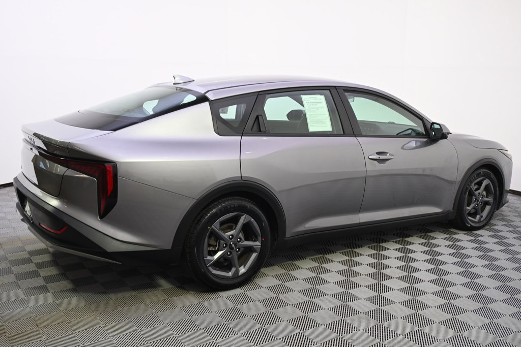 Used 2025 Kia K4 FWD image 7