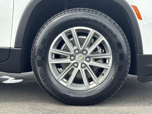 Used 2023 Chevrolet Traverse LT FWD image 33