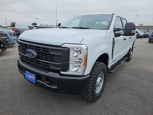 New 2026 Ford F350 XL w/ XL Off-Road Package AWD/4WD image 4