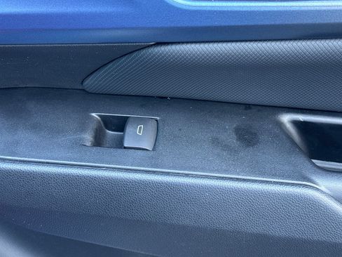 Used 2024 Chevrolet Equinox EV LT FWD image 22