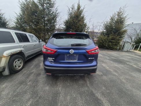 Used 2020 Nissan Rogue Sport SV image 6