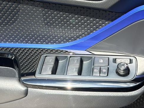 Used 2021 Toyota C-HR XLE image 18