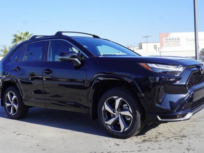 New 2025 Toyota RAV4 SE