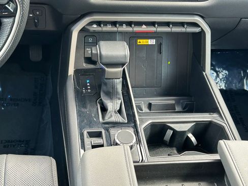 Used 2024 Toyota Tundra Limited image 21