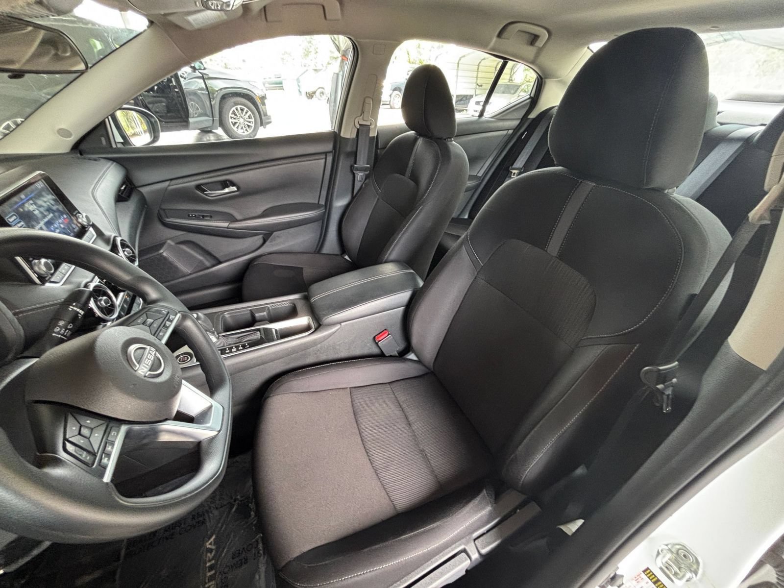 Used 2025 Nissan Sentra SV FWD image 33