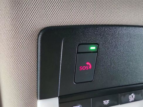 Certified 2023 Nissan Rogue SV image 32