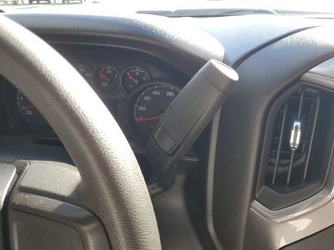 Used 2021 Chevrolet Silverado 2500 Custom w/ Custom Value Package image 33