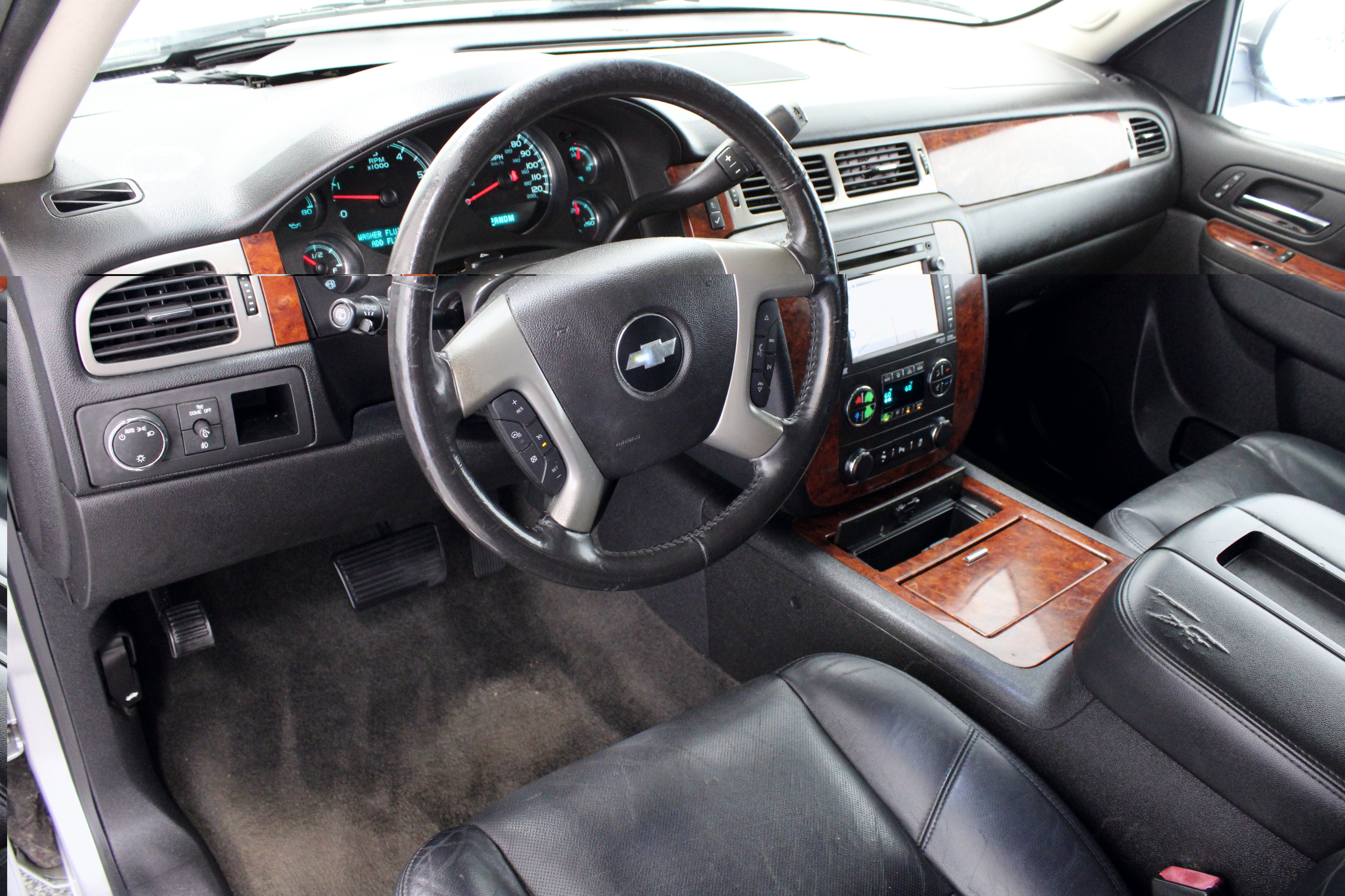 Used 2013 Chevrolet Tahoe LTZ RWD image 13