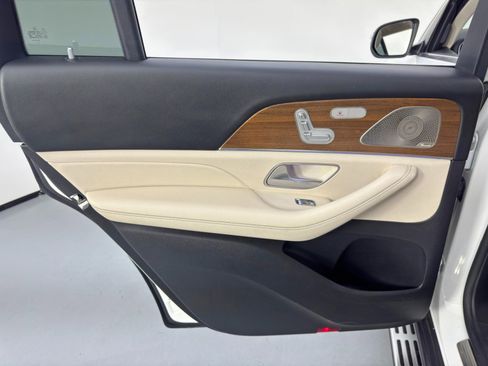 Used 2022 Mercedes-Benz GLS 450 4MATIC image 50