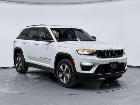Used 2022 Jeep Grand Cherokee Limited 4xe w/ MOPAR Finishing Package AWD/4WD image 4