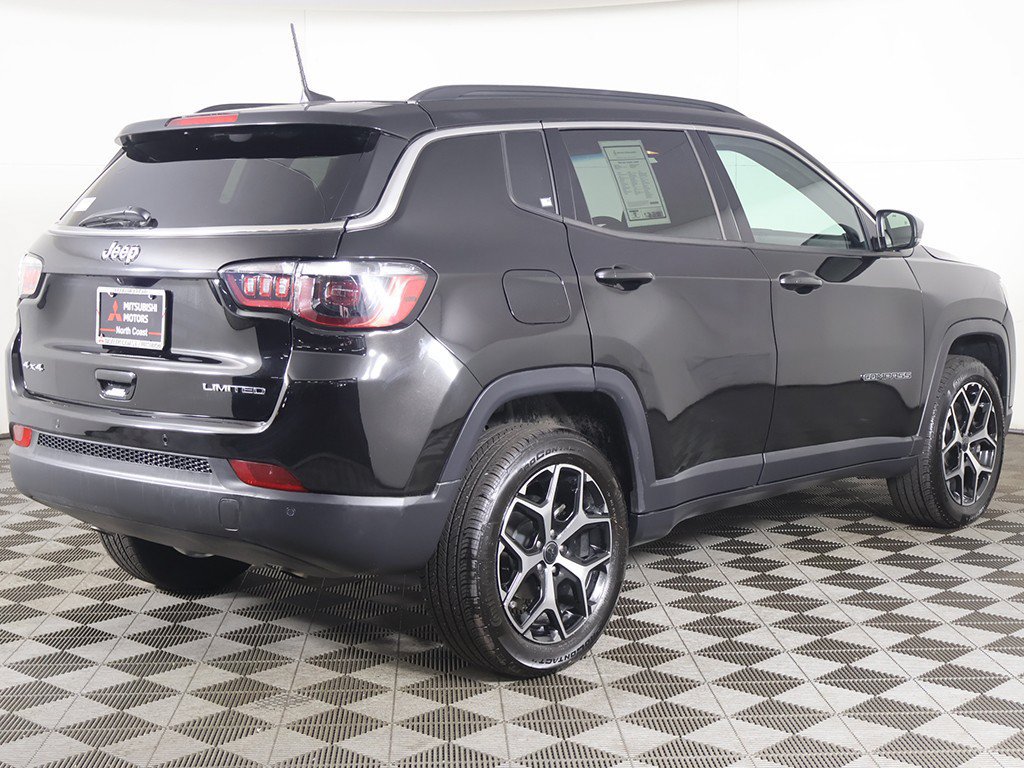 Used 2026 Jeep Compass Limited AWD/4WD image 11