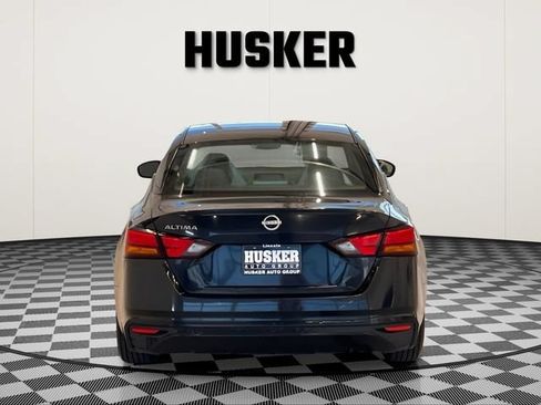 Used 2023 Nissan Altima 2.5 S FWD image 8