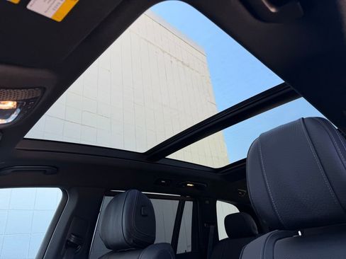 Used 2025 Mercedes-Benz GLS 450 4MATIC image 21