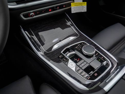 New 2026 BMW X7 xDrive40i w/ M Sport Package AWD/4WD image 13
