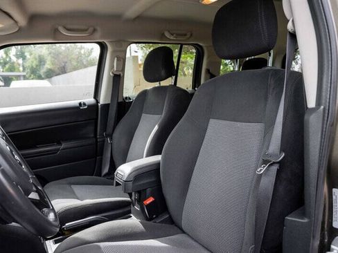 Used 2015 Jeep Patriot Latitude FWD image 10
