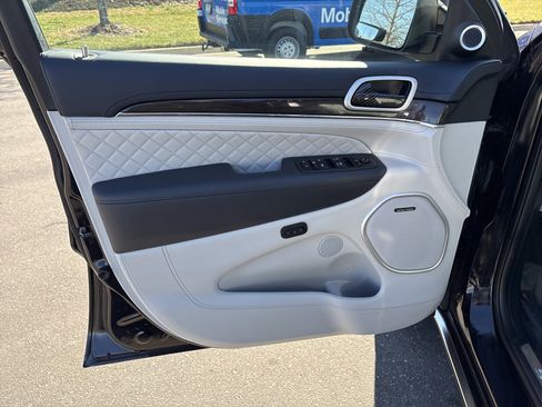 Certified 2021 Jeep Grand Cherokee Summit image 14