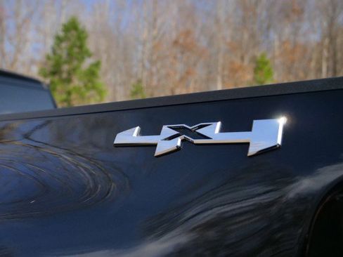 Used 2024 GMC Sierra 3500 SLE w/ SLE Convenience Package image 25