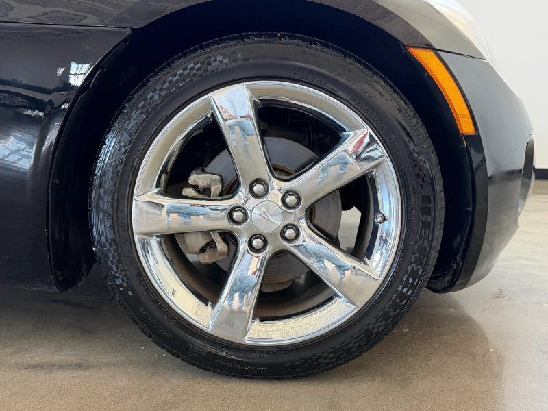 Used 2008 Pontiac Solstice GXP w/ Premium Package RWD image 14