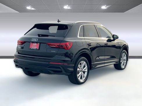Certified 2025 Audi Q3 2.0T Premium w/ Convenience Package image 9