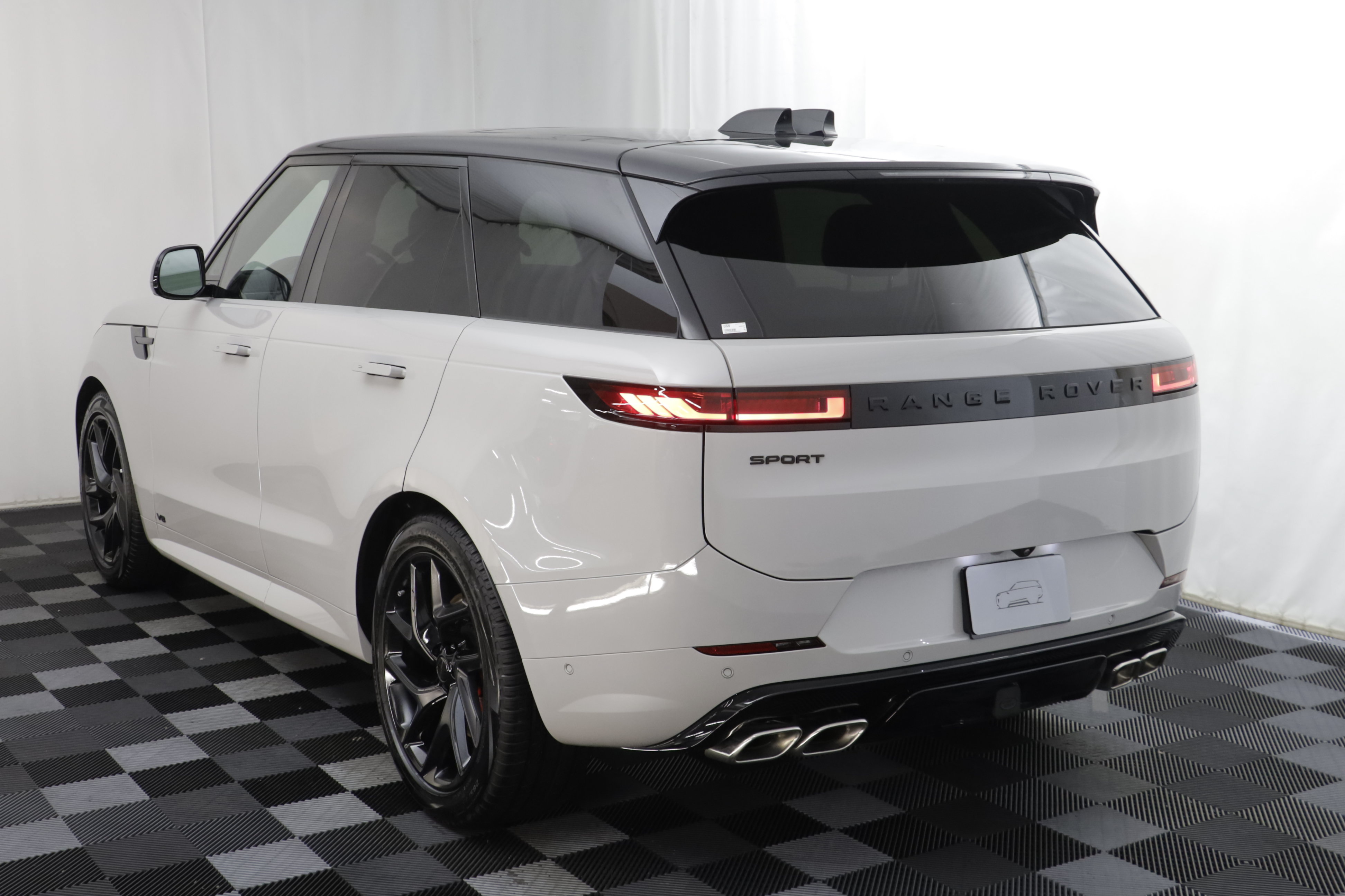Certified 2026 Land Rover Range Rover Sport Dynamic SE AWD/4WD image 16