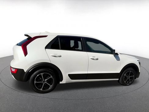 Used 2026 Kia Niro LX FWD image 15