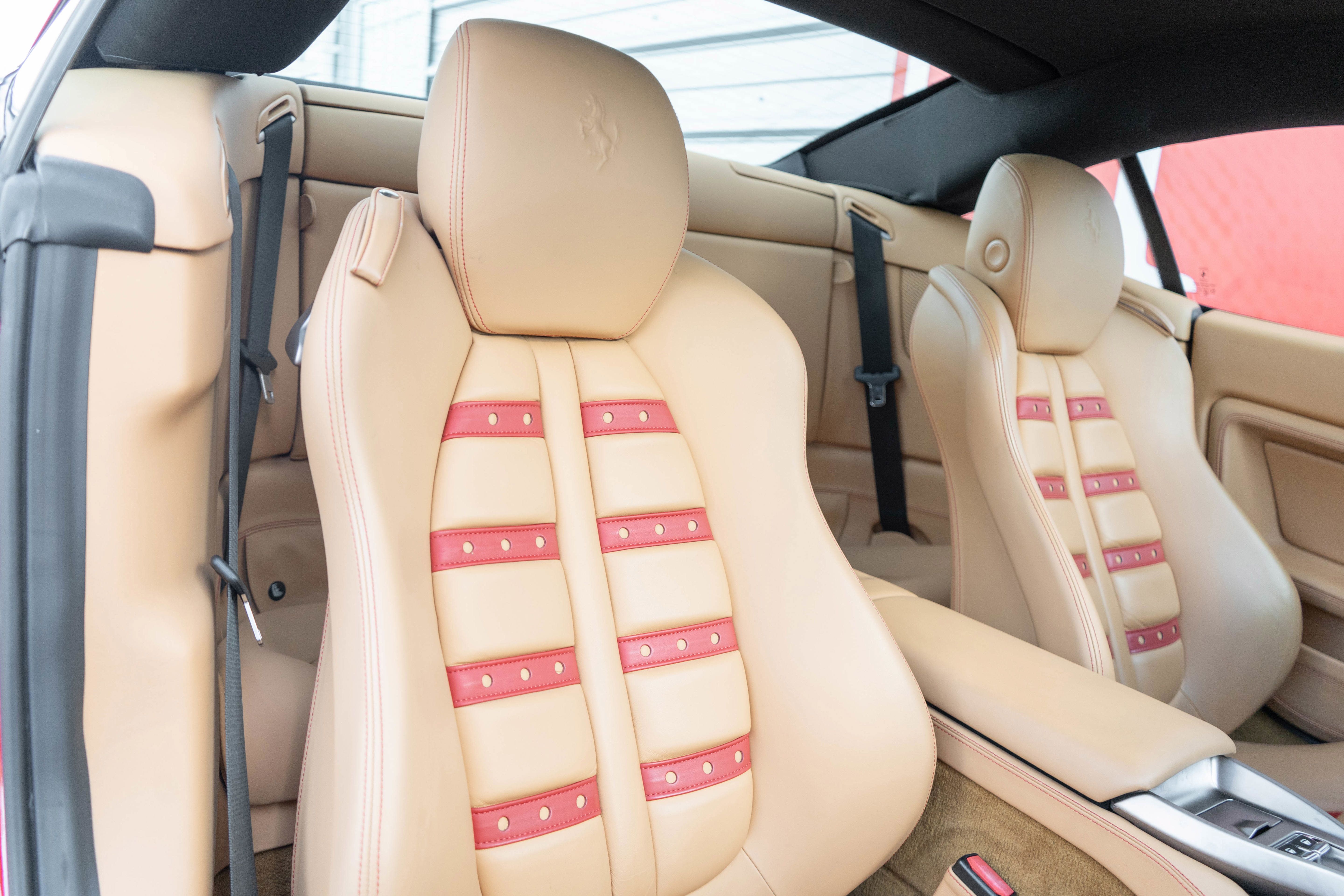 Used 2010 Ferrari California RWD image 27