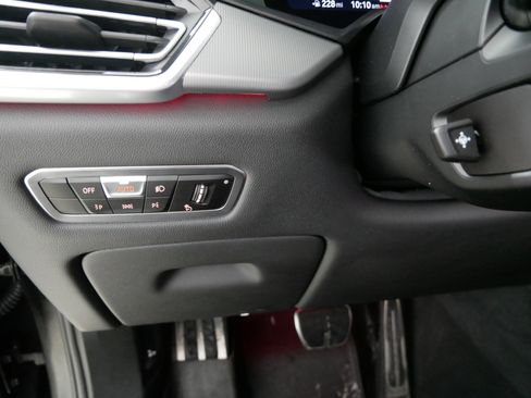 Used 2022 BMW X6 xDrive40i w/ M Sport Package image 26