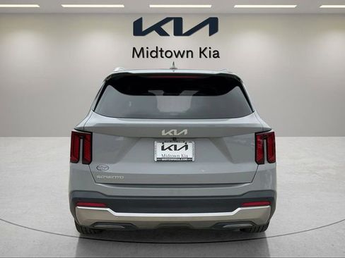 Used 2025 Kia Sorento SX FWD image 4