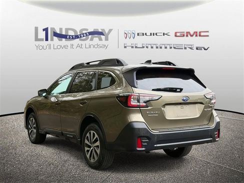 Used 2021 Subaru Outback Premium image 4