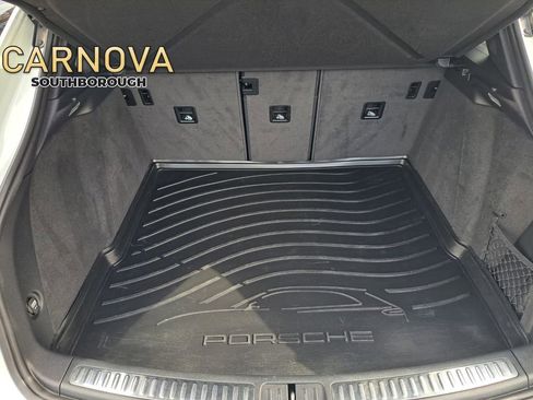 Used 2021 Porsche Macan S image 12